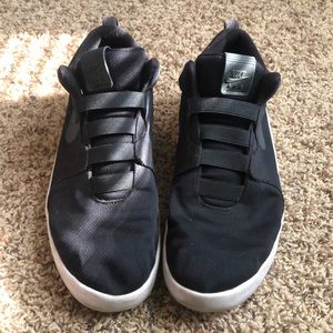 Size 12 men’s black Nike Air